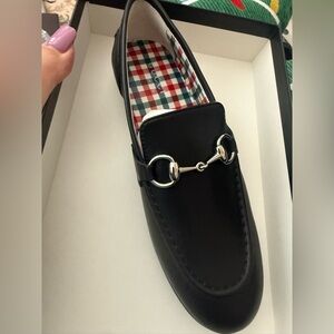 Brand new with box Gucci kids  Black Leather Horsebit Loafers  eu 33 us size 2